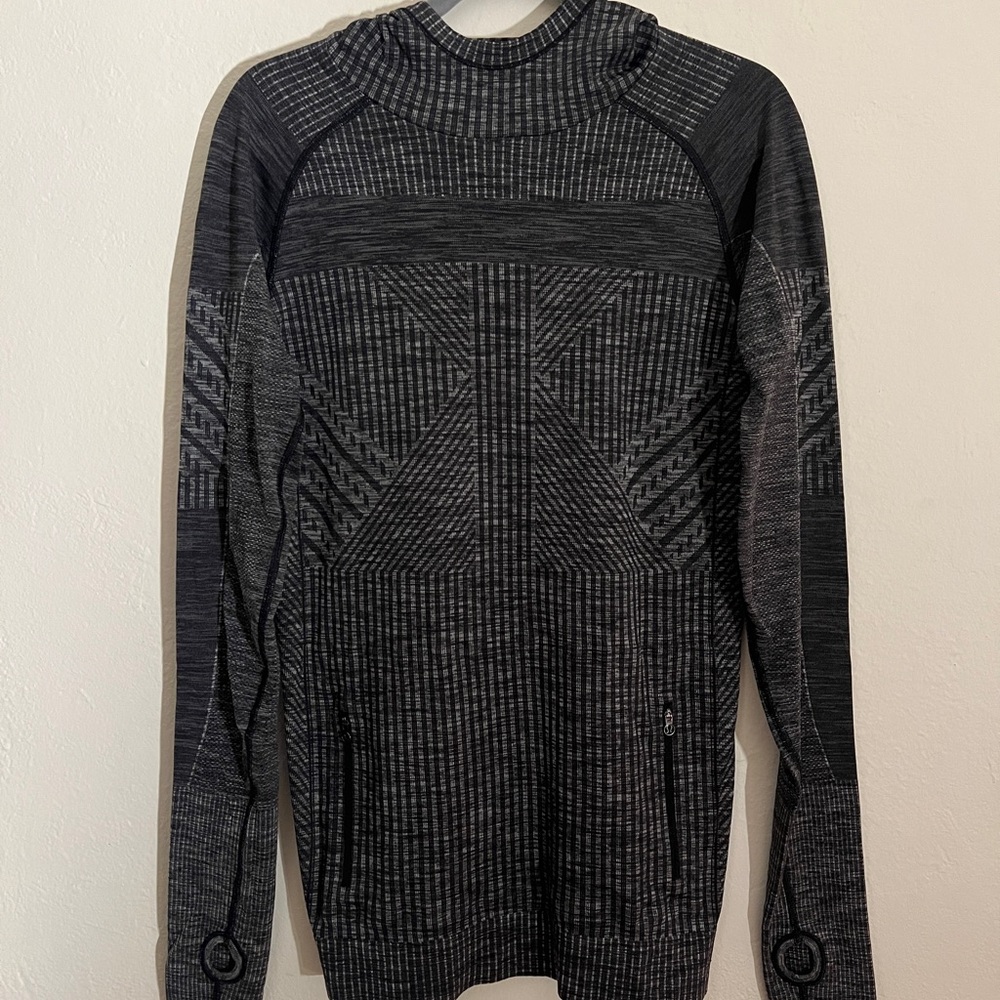 LULU LEMON grey hooded long sleeve